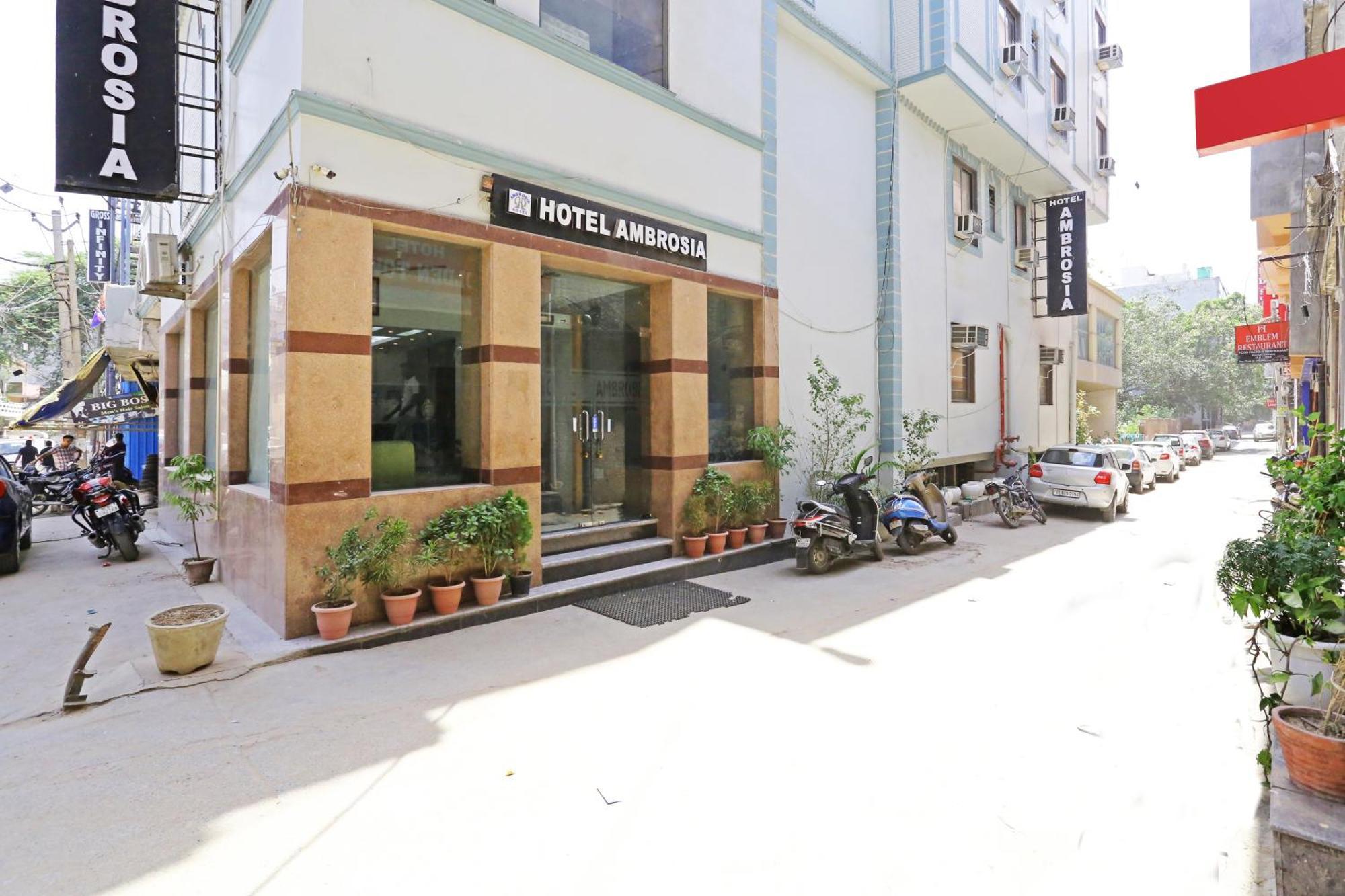 Ambrosia - Near Delhi Airport 3* New Delhi