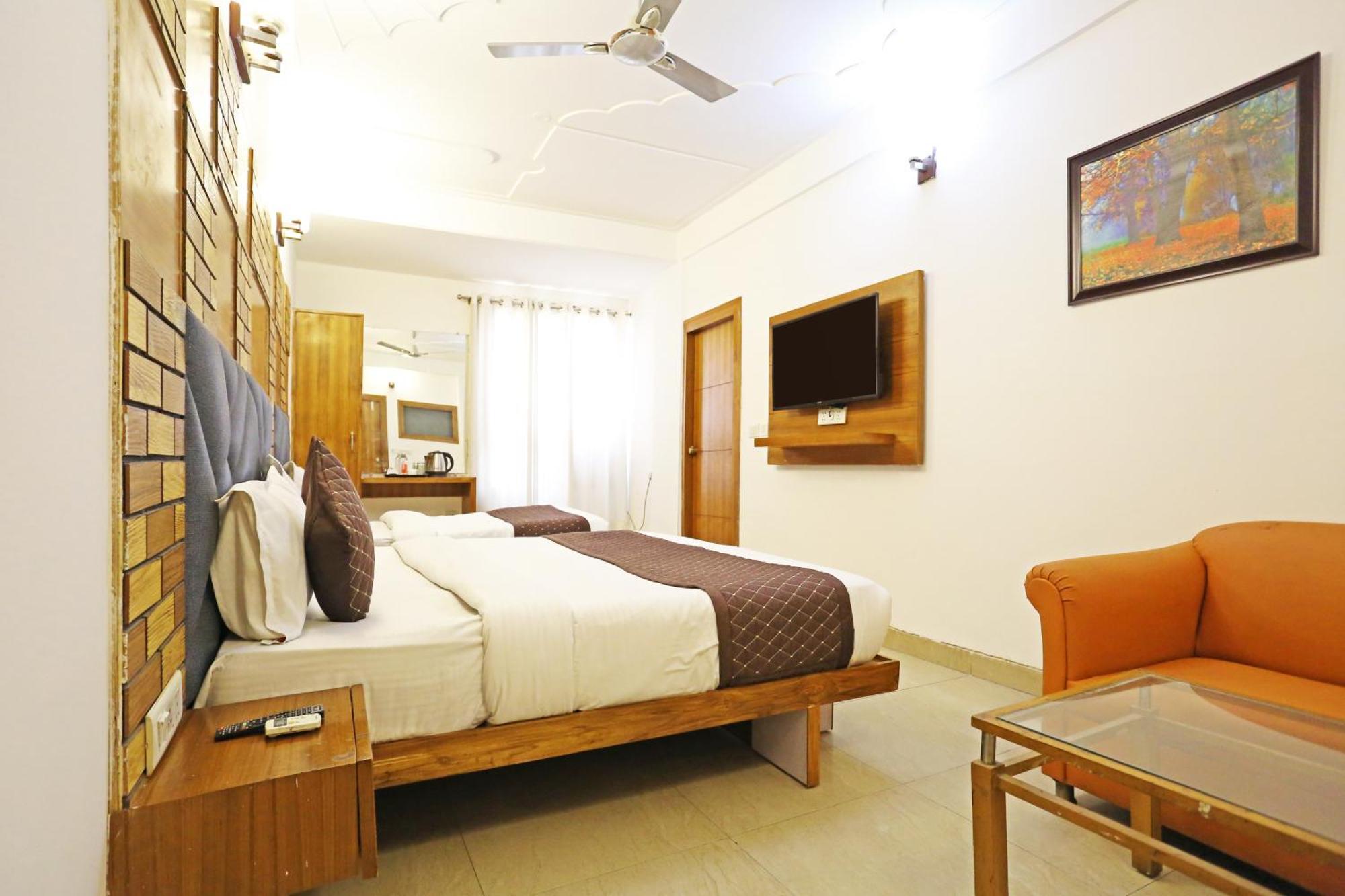 Ambrosia - Near Delhi Airport 3* New Delhi